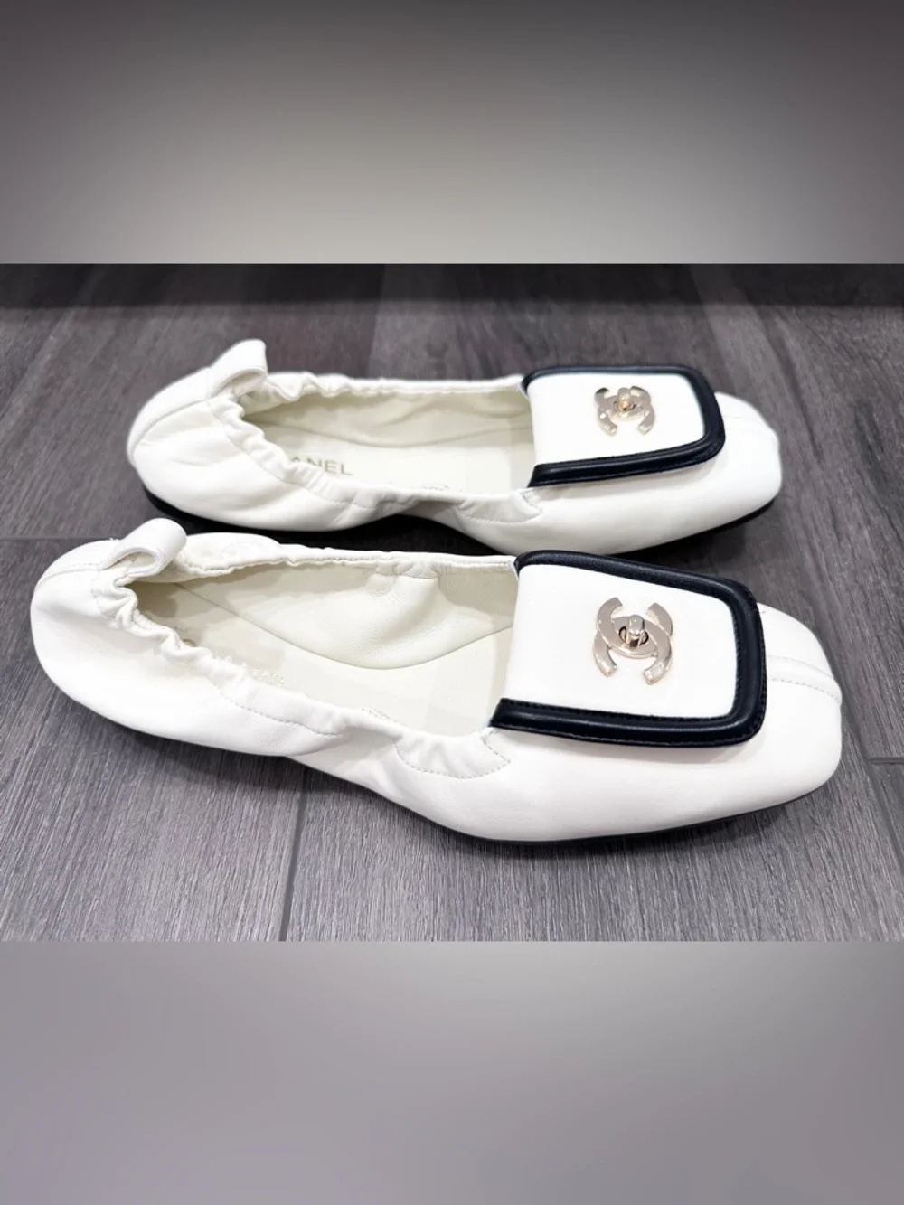 CHANEL BLAZY WHITE SQUARE TOE LEATHER CRUNCHY FLATS GOLD TURN LOCK CC LOGO 36.5 - Picture 3 of 16